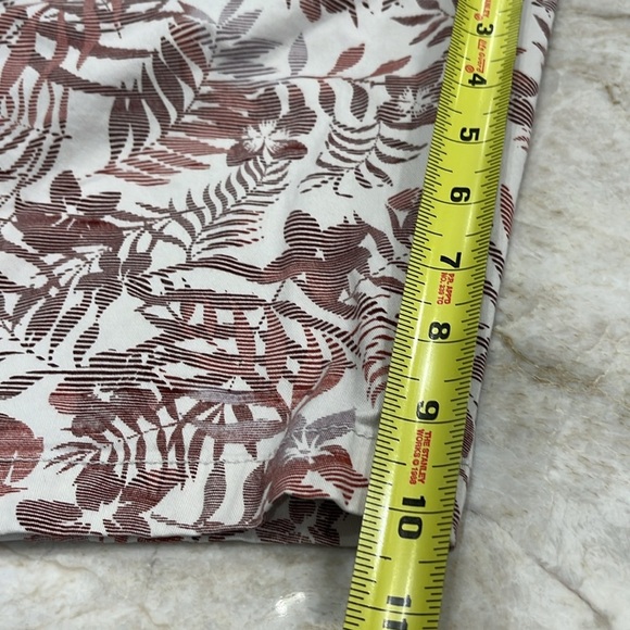 Guess | Tropical Shorts | White and Red Floral | Men’s 32 Waist - Picture 4 of 11